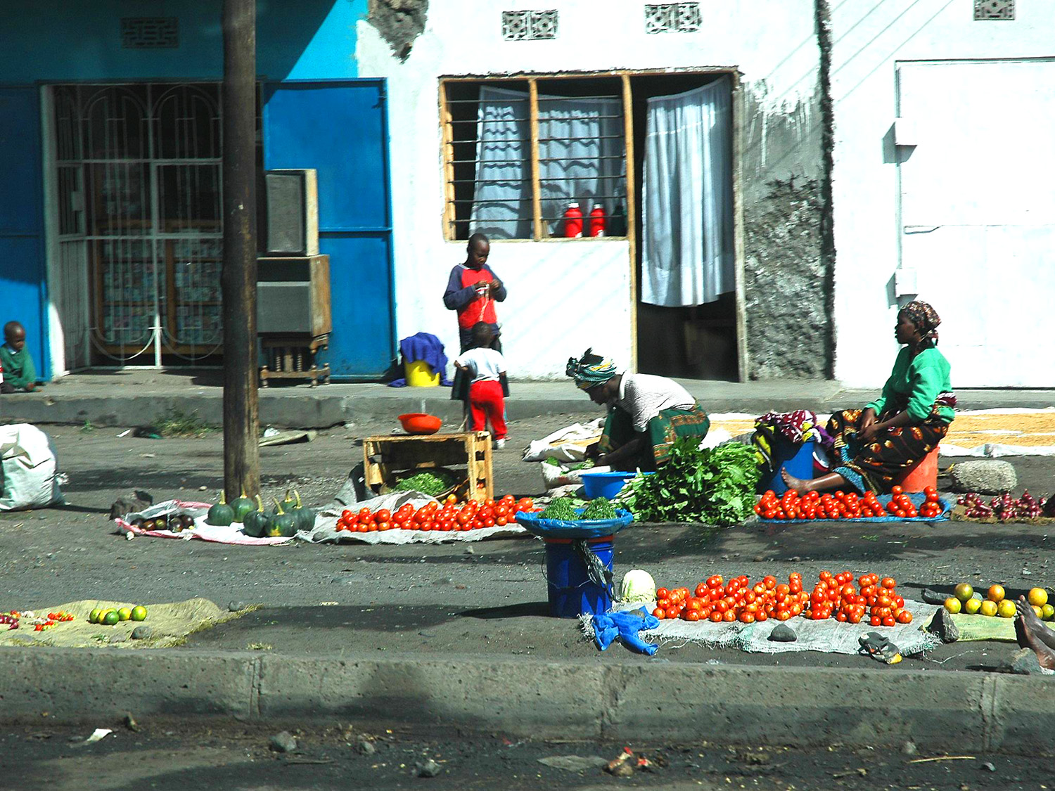 Arusha - Sidewalk Vendors - 866.jpg